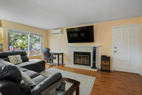 2 bed 2 bath Pacific Beach apt 5 blocks from Ocean
